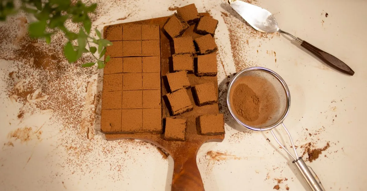 découvrez des recettes délicieuses et faciles à base de poudre de chocolat pour satisfaire toutes vos envies gourmandes.