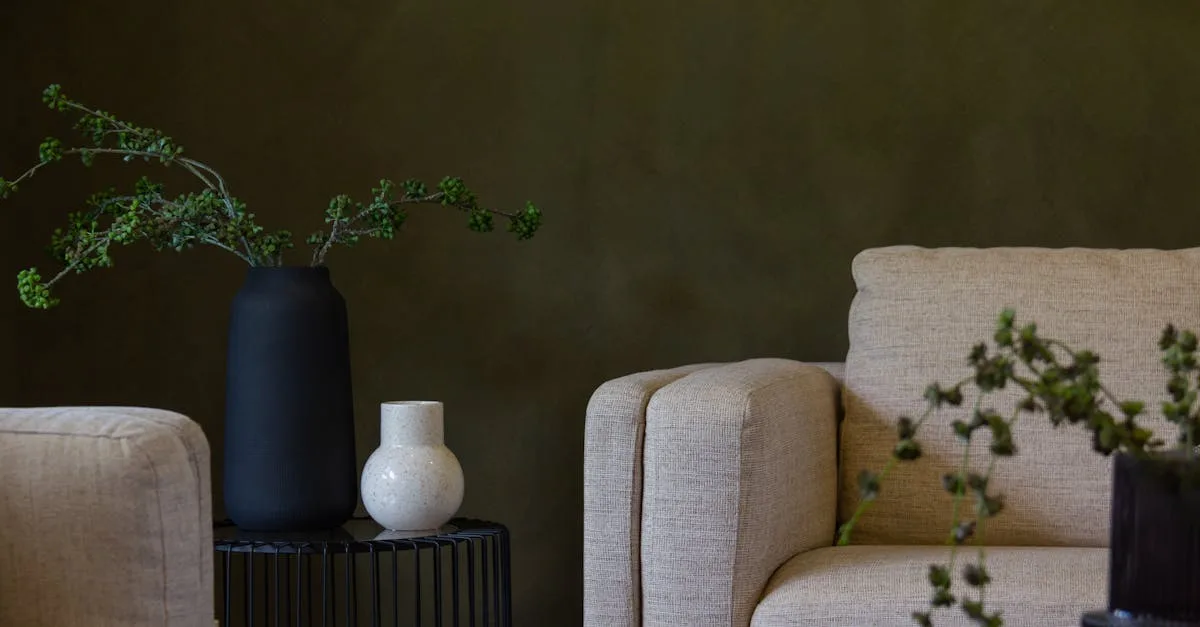 découvrez quelles couleurs choisir pour agrandir visuellement un salon sombre et créer un espace lumineux et accueillant.