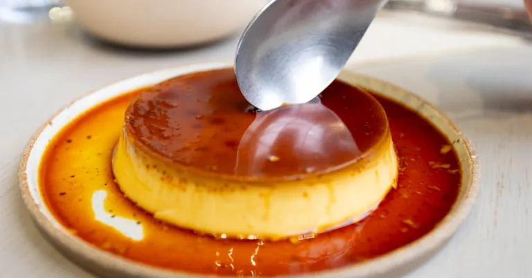 découvrez notre délicieuse recette de flan, un dessert onctueux et sucré, parfait pour toutes les occasions. facile à préparer et apprécié de tous.