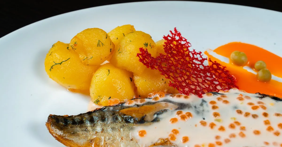 découvrez notre recette délicieuse de gravlax accompagnée d'une sauce savoureuse, parfaite pour sublimer ce saumon mariné à la mode scandinave.
