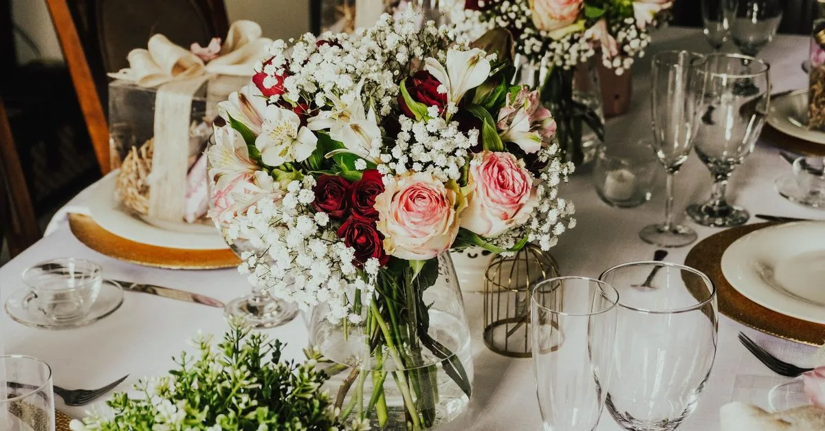 découvrez des idées élégantes de décoration de table de luxe à moins de 50 euros, alliant raffinement et budget maîtrisé pour sublimer vos repas.