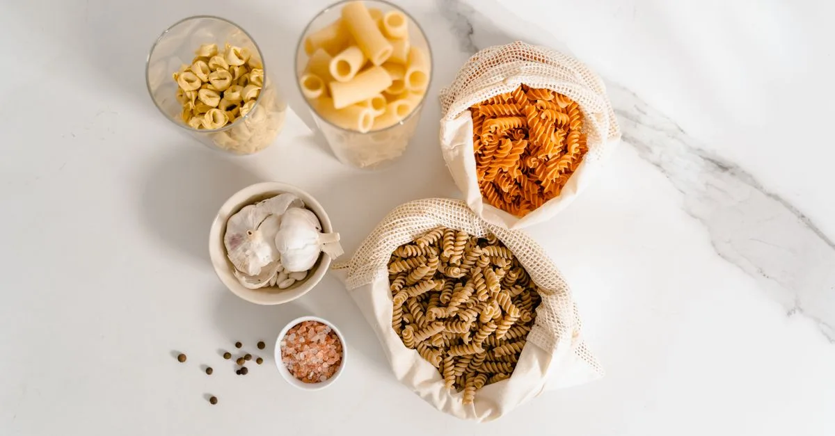 découvrez comment déterminer la quantité parfaite de pâtes à cuisiner pour vos repas, que ce soit pour une ou plusieurs personnes.