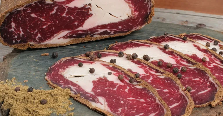 découvrez la cecina, une délicatesse de viande séchée typique d'espagne et d'amérique latine, riche en saveurs et idéale pour vos apéritifs et plats gourmands.