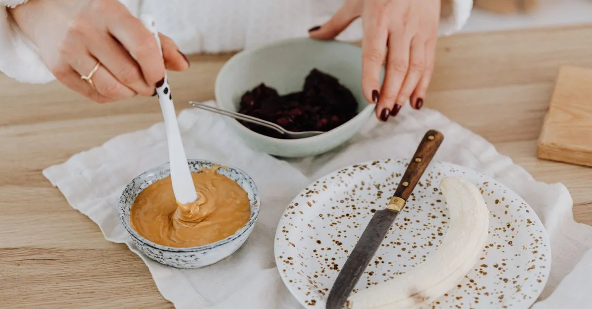 découvrez une recette facile et délicieuse de beurre de cacahuète maison, parfaite pour tartiner, cuisiner ou ajouter à vos desserts préférés.
