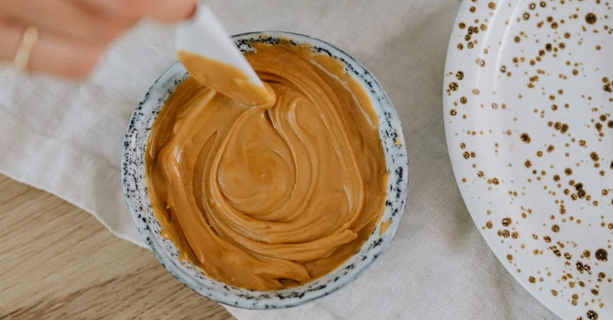 découvrez notre recette facile et délicieuse de beurre de cacahuète maison, parfaite pour tartiner, cuisiner ou déguster à tout moment.