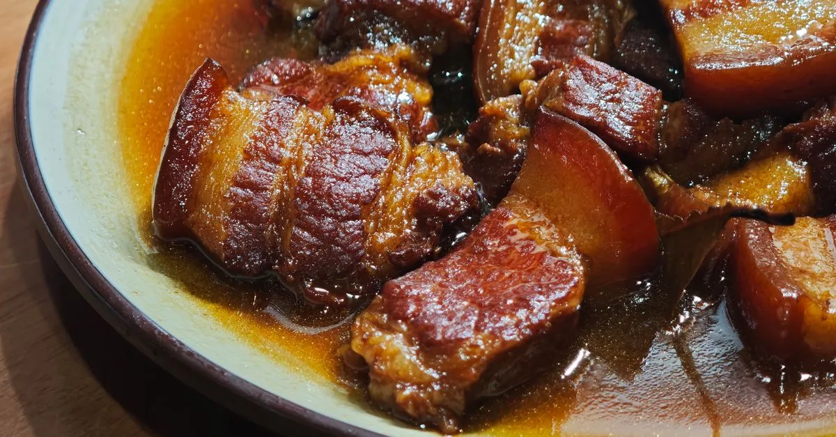 découvrez comment calculer le temps de cuisson d’une épaule de porc salée selon son poids, avec des conseils pour obtenir une viande tendre et savoureuse.