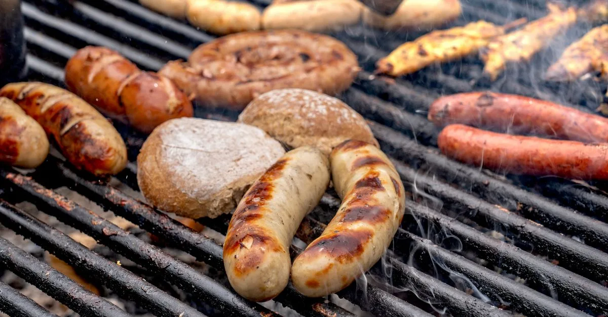 découvrez la température idéale pour cuire une saucisse de toulouse au four, avec des conseils de cuisson pour la garder dorée et juteuse.